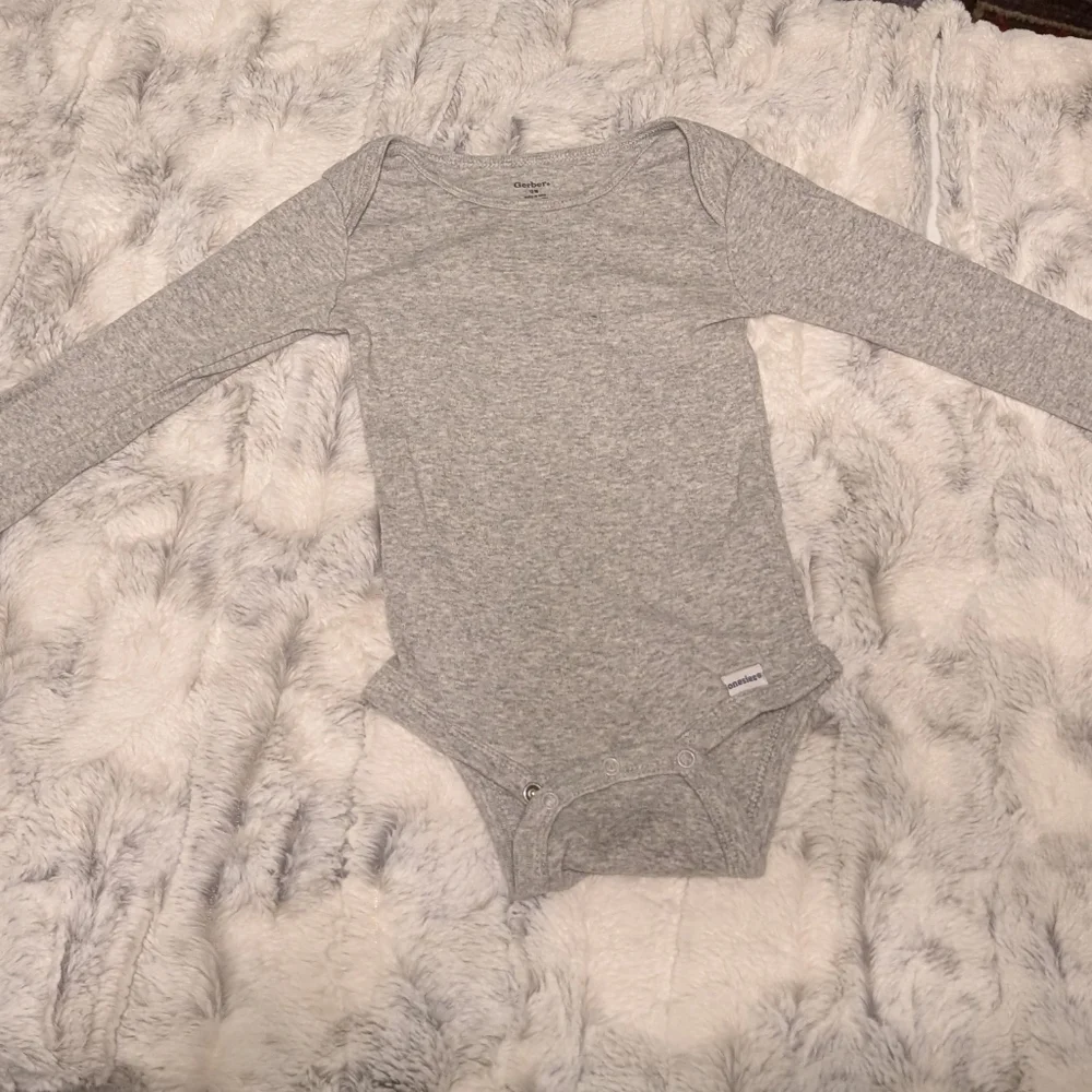 Gerber Soft Gray Baby Long Sleeve Onesie And Pants 12 Month